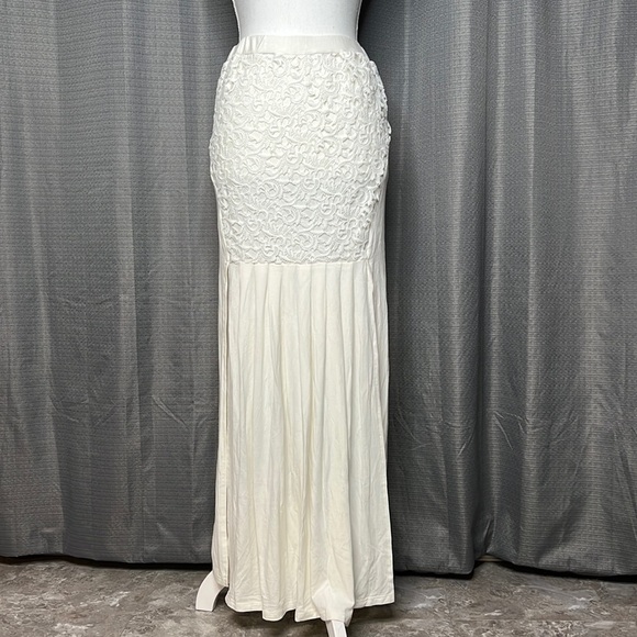 SOLITAIRE MEDIUM OFF WHITE MAXI SKIRT WITH SIDE SLITS New - Picture 1 of 10